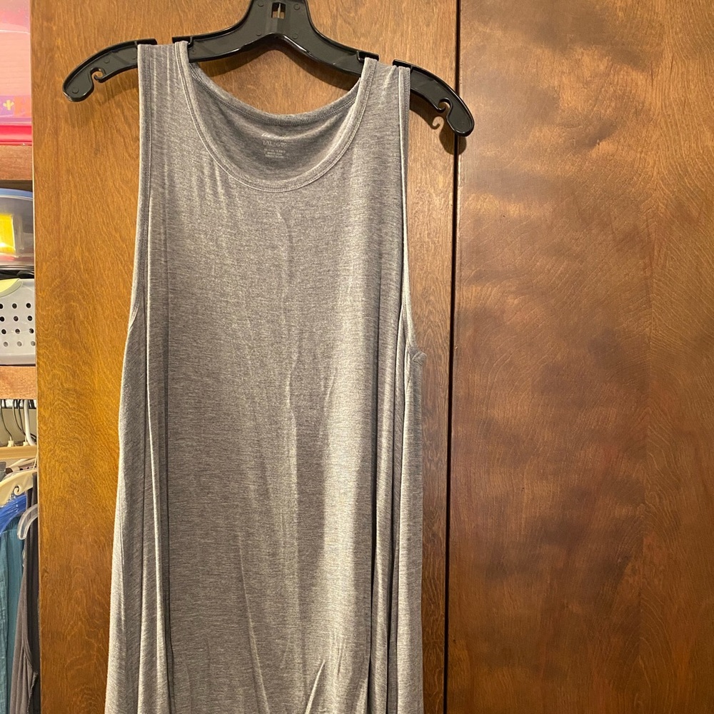 sleeveless women’s dress